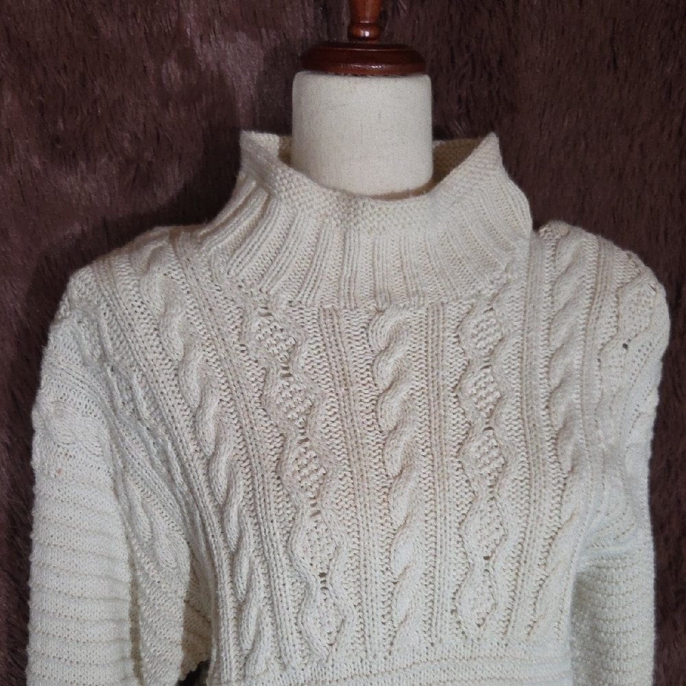 American Eagle Cable Hand Knitted Sweater - Picture 2 of 5